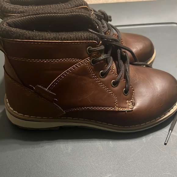 Boys Max and Jake boots size 1 New without Box - Picture 1 of 2